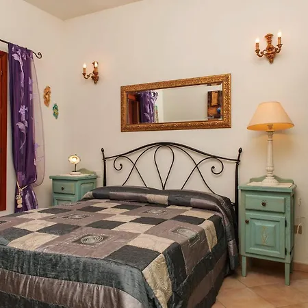 Pia Villa